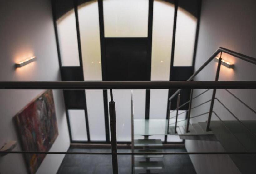 ベッドアンドブレックファースト Maison Anthica