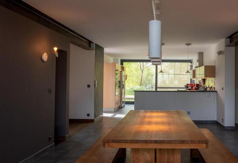 ベッドアンドブレックファースト Maison Anthica