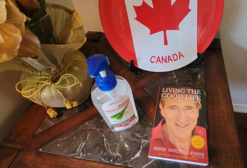 Bed and Breakfast Niagara Falls Villa With Private Pool, Hottub, Water View And Breakfast