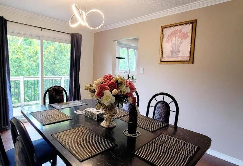 Bed and Breakfast Niagara Falls Villa With Private Pool, Hottub, Water View And Breakfast