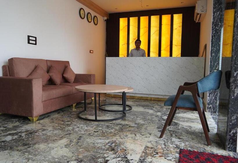 Green Sarovar Hotel & Restaurant