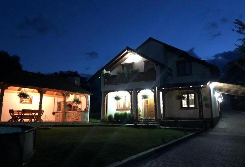 בית מלון כפרי Casa Pintioi