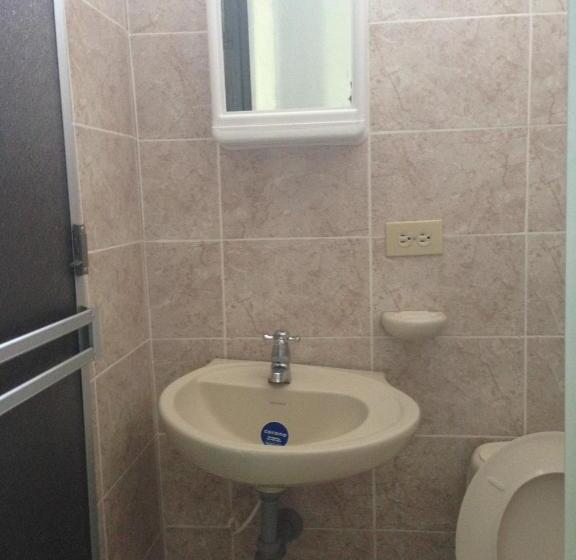 هتل Centro Recreacional Villa Clarita