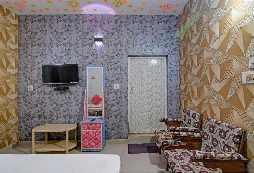 בית מלון כפרי Oyo Flagship Kasturi