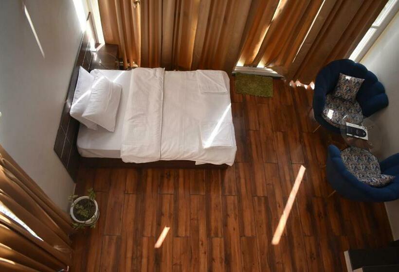 בית מלון כפרי Purna Boutique Resort, Bhimtal