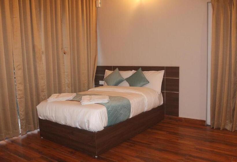 בית מלון כפרי Purna Boutique Resort, Bhimtal