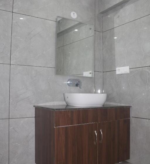 בית מלון כפרי Purna Boutique Resort, Bhimtal