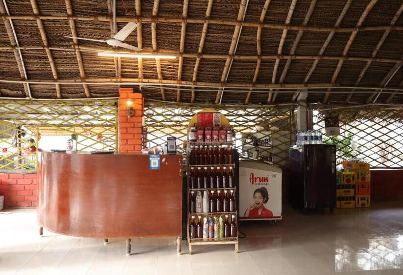 בית מלון כפרי Rose Lake View Resort