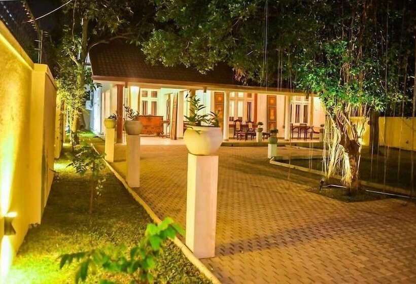 Пансион Ace Boutique Airport