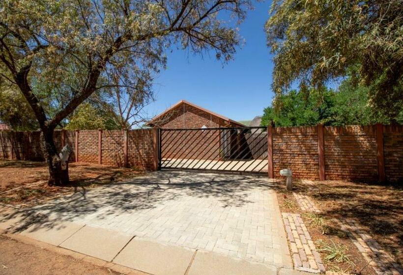 פנסיון Guesthouse@spekboom