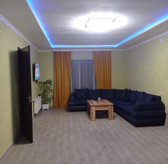 پانسیون Leoni