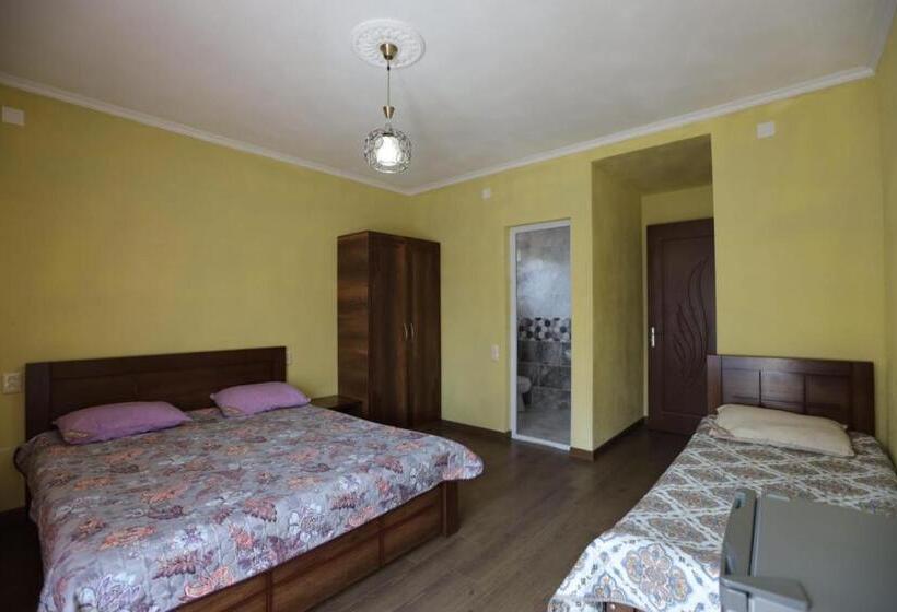 پانسیون Leoni