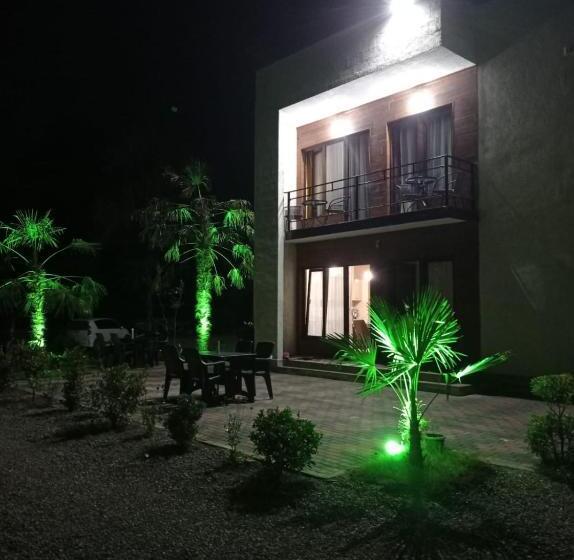 پانسیون Leoni