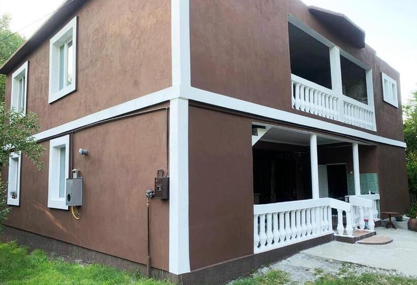 پانسیون Nargizi Guest House