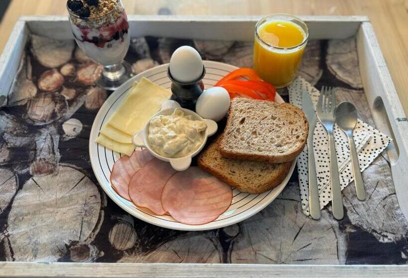 Пансион Rustic Haven Bed And Breakfast Near Klarälvsbanan And Swimming Area