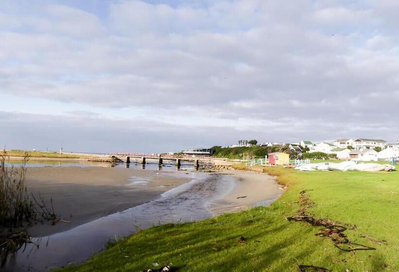 بنسيون Shalom Self Catering