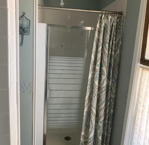 بنسيون Water S Edge Guesthouse Bandera