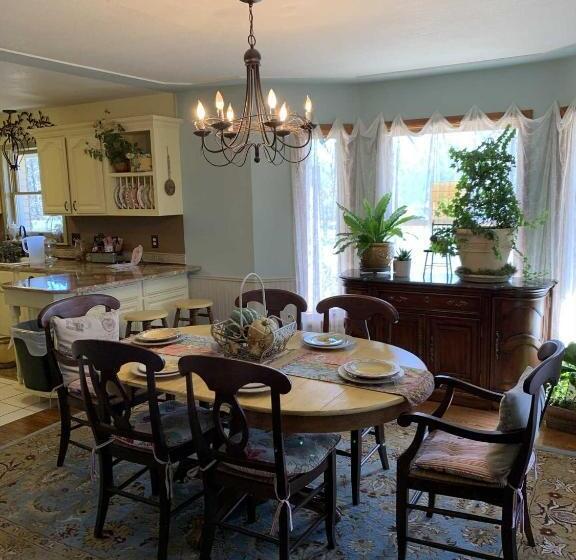 بنسيون Water S Edge Guesthouse Bandera