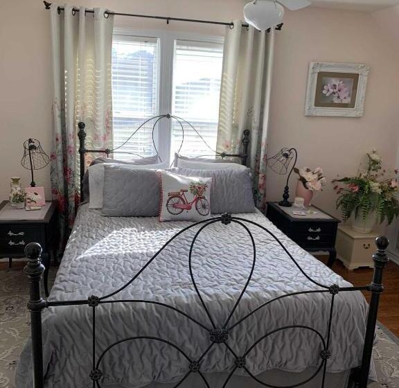 بنسيون Water S Edge Guesthouse Bandera