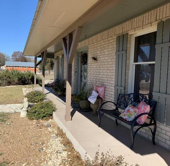 بنسيون Water S Edge Guesthouse Bandera