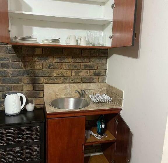 פנסיון We Love Properties Guest House