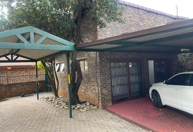 פנסיון We Love Properties Guest House