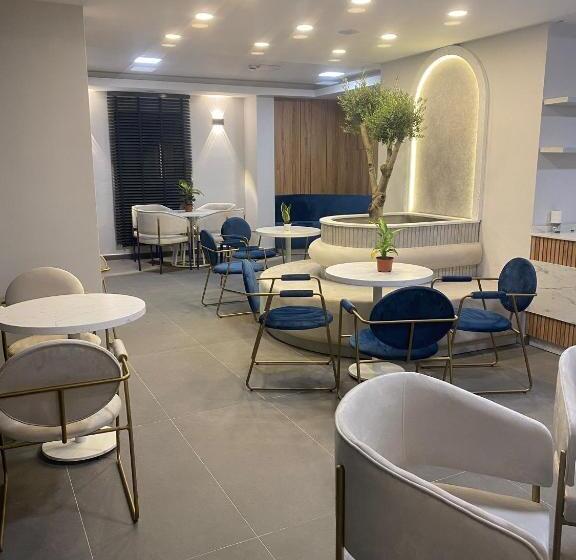 Rosella Royal Suit   روزيلا رويال