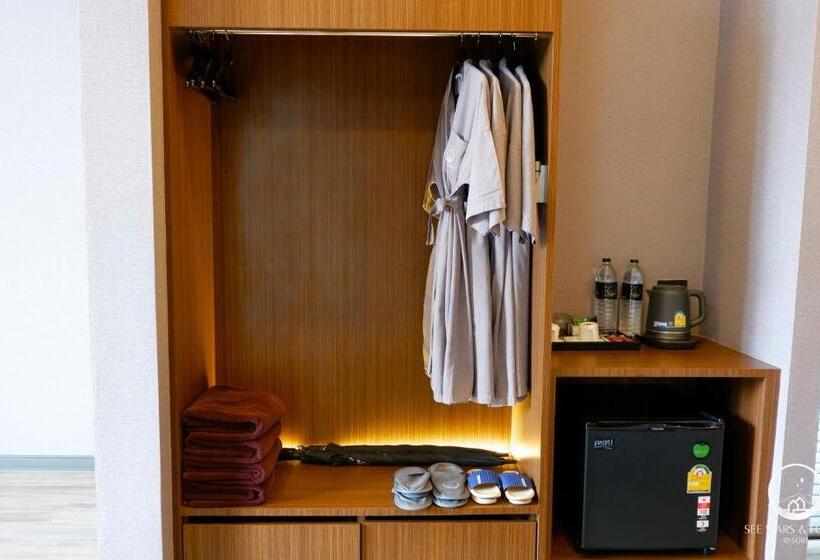 See Stars & Forest Resort