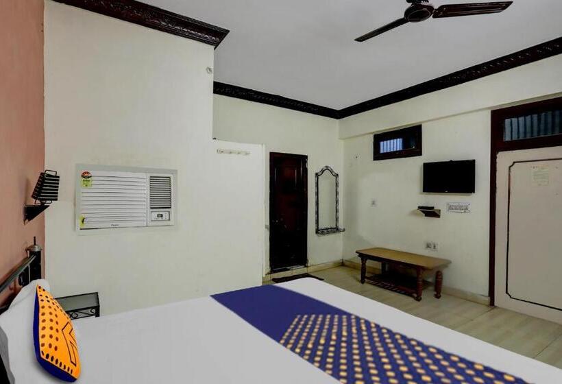 Spot On 81542 Hotel Aryavart