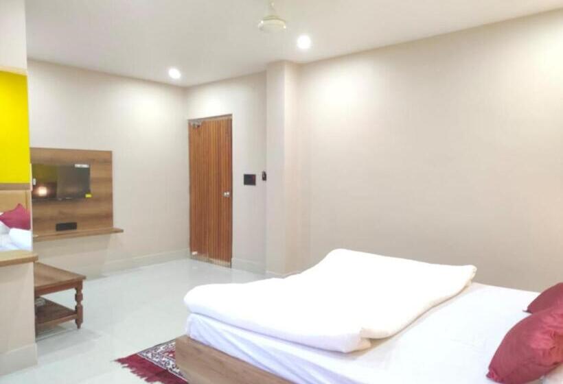 호텔 Vaishnavi Near Baba Dham Temple