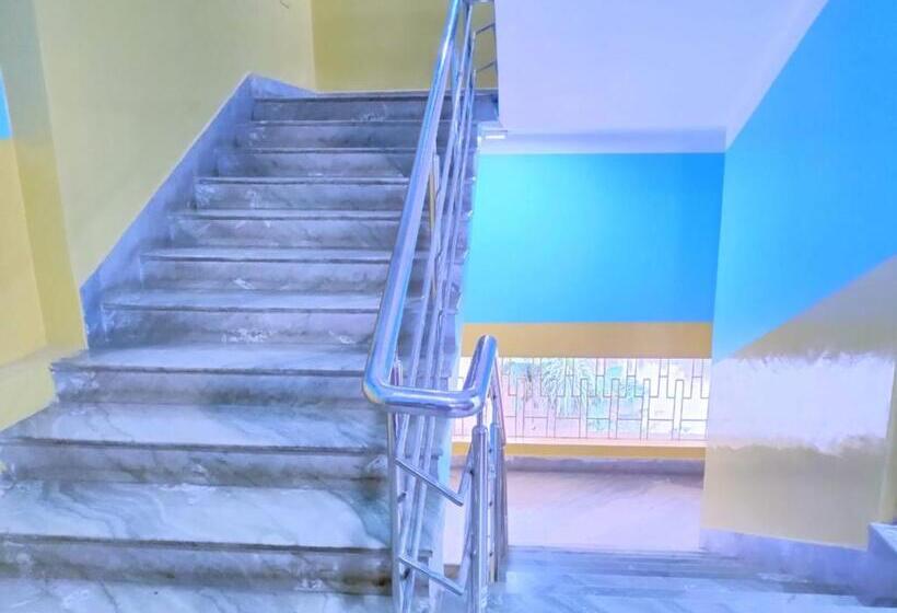 호텔 Vaishnavi Near Baba Dham Temple