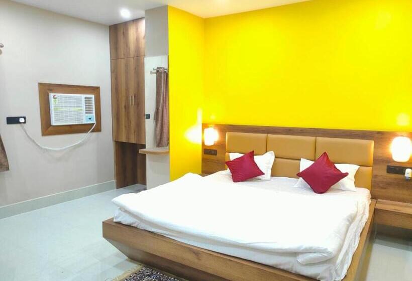 호텔 Vaishnavi Near Baba Dham Temple