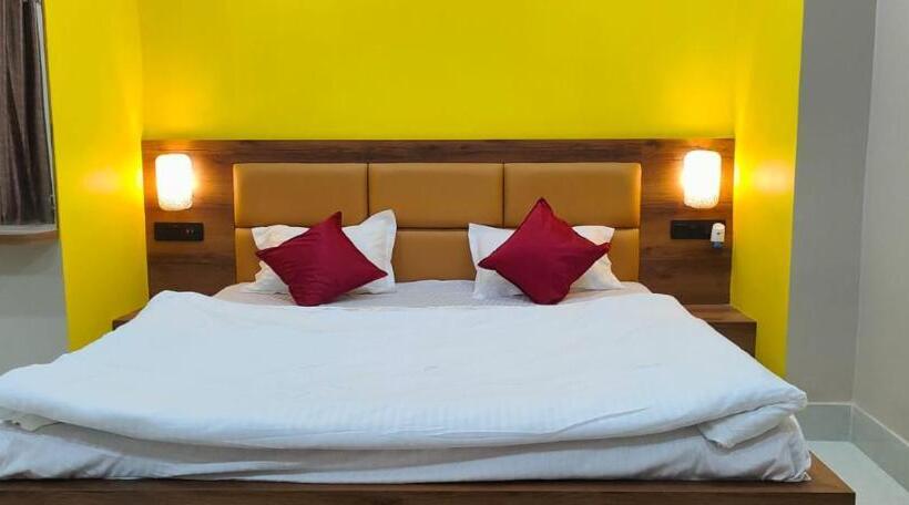 호텔 Vaishnavi Near Baba Dham Temple