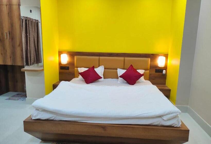 호텔 Vaishnavi Near Baba Dham Temple