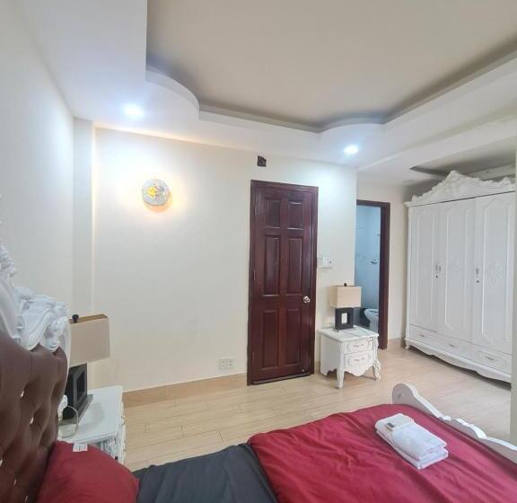 The Hidden Hogwarts   Nearly Bùi Viện Walking Street