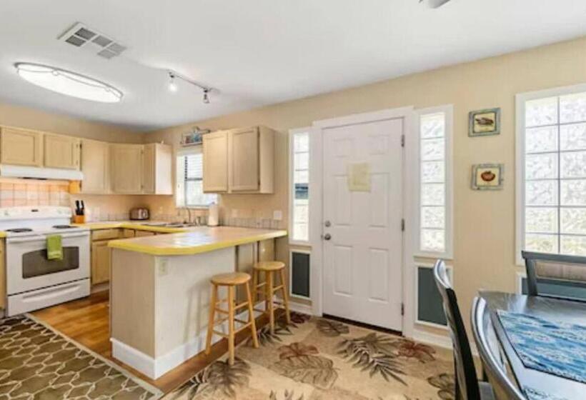 فندق صغير Beach Cottage Steps From The Ocean