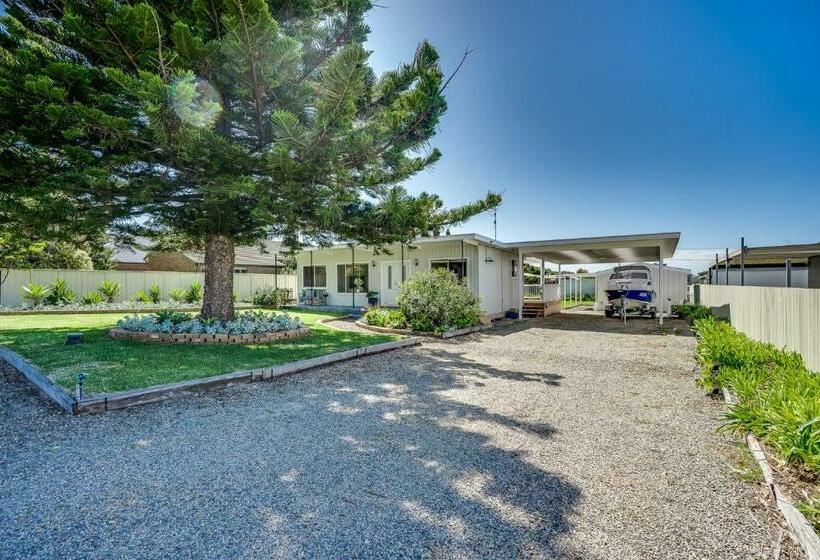 فندق صغير On Birchall   Main House And Bunk House   Byo Linen