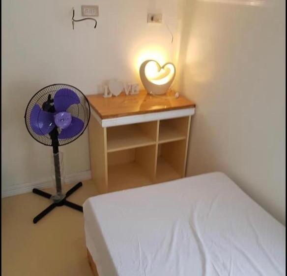 فندق صغير Rj Travellers Inn