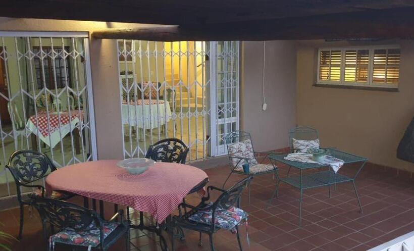 צימר Kruger Allo Escape