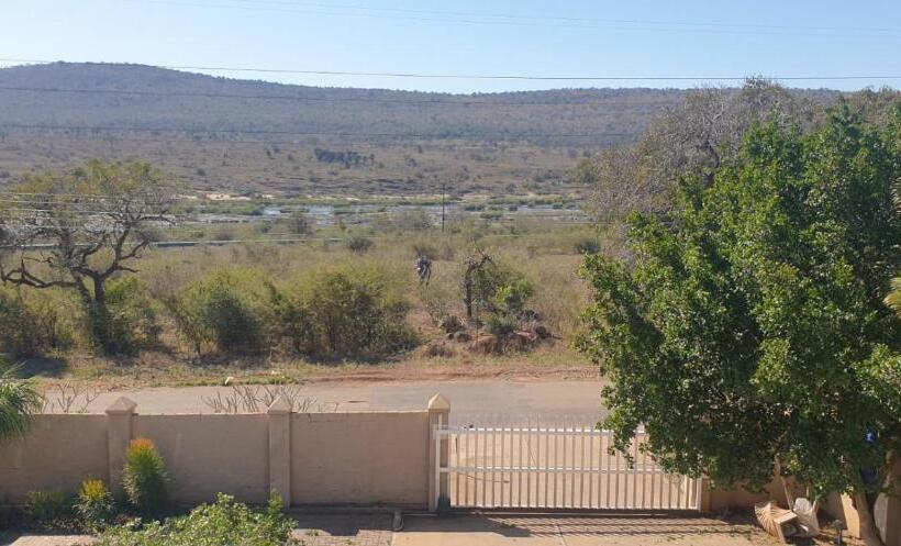 צימר Kruger Allo Escape