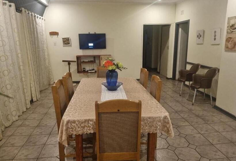 צימר Margate Home Feeling Guesthouse House