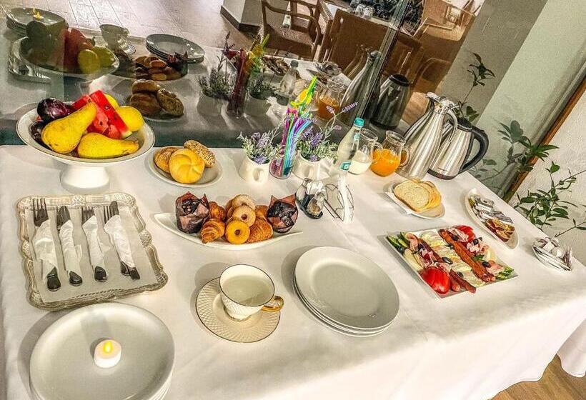 مبيت وإفطار Popasul Lui Gicuță