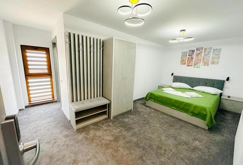 مبيت وإفطار Popasul Lui Gicuță