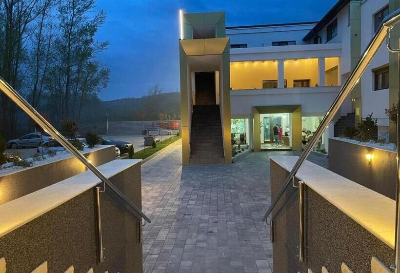 مبيت وإفطار Popasul Lui Gicuță