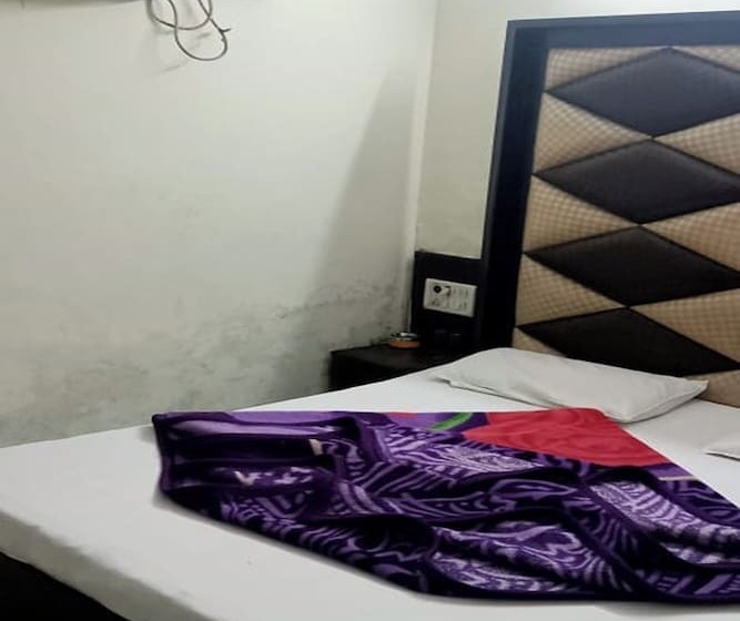 Отель A V International