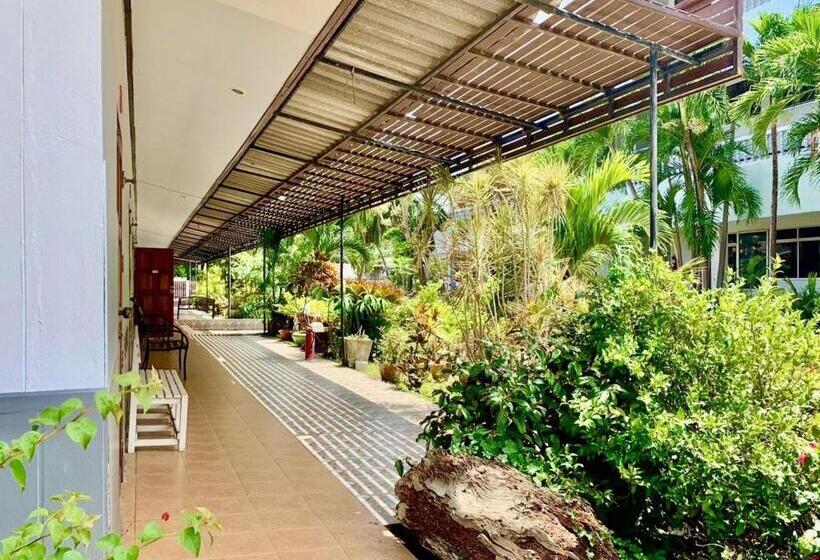 Отель Baan Kenpoo Resort