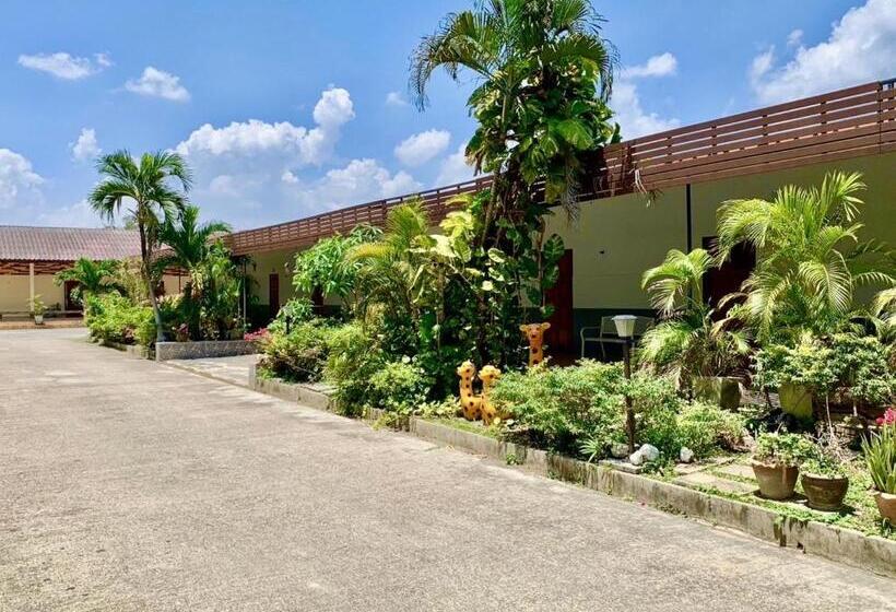 Отель Baan Kenpoo Resort