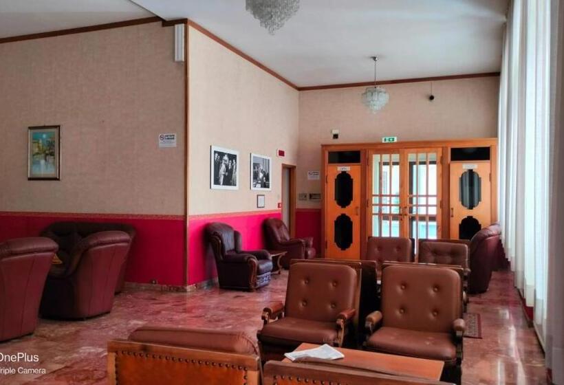 فندق Continental