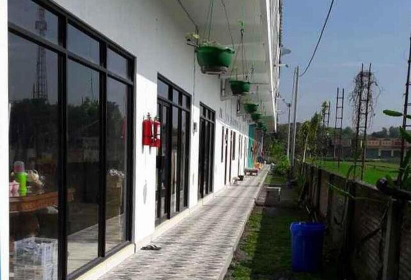 בית מלון כפרי D Sawah Guesthouse Klaten Near Danau Rawa Jombor