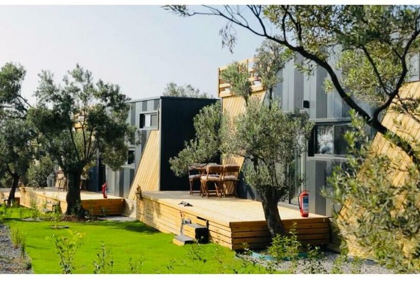 בית מלון כפרי Elies Tiny Glamping